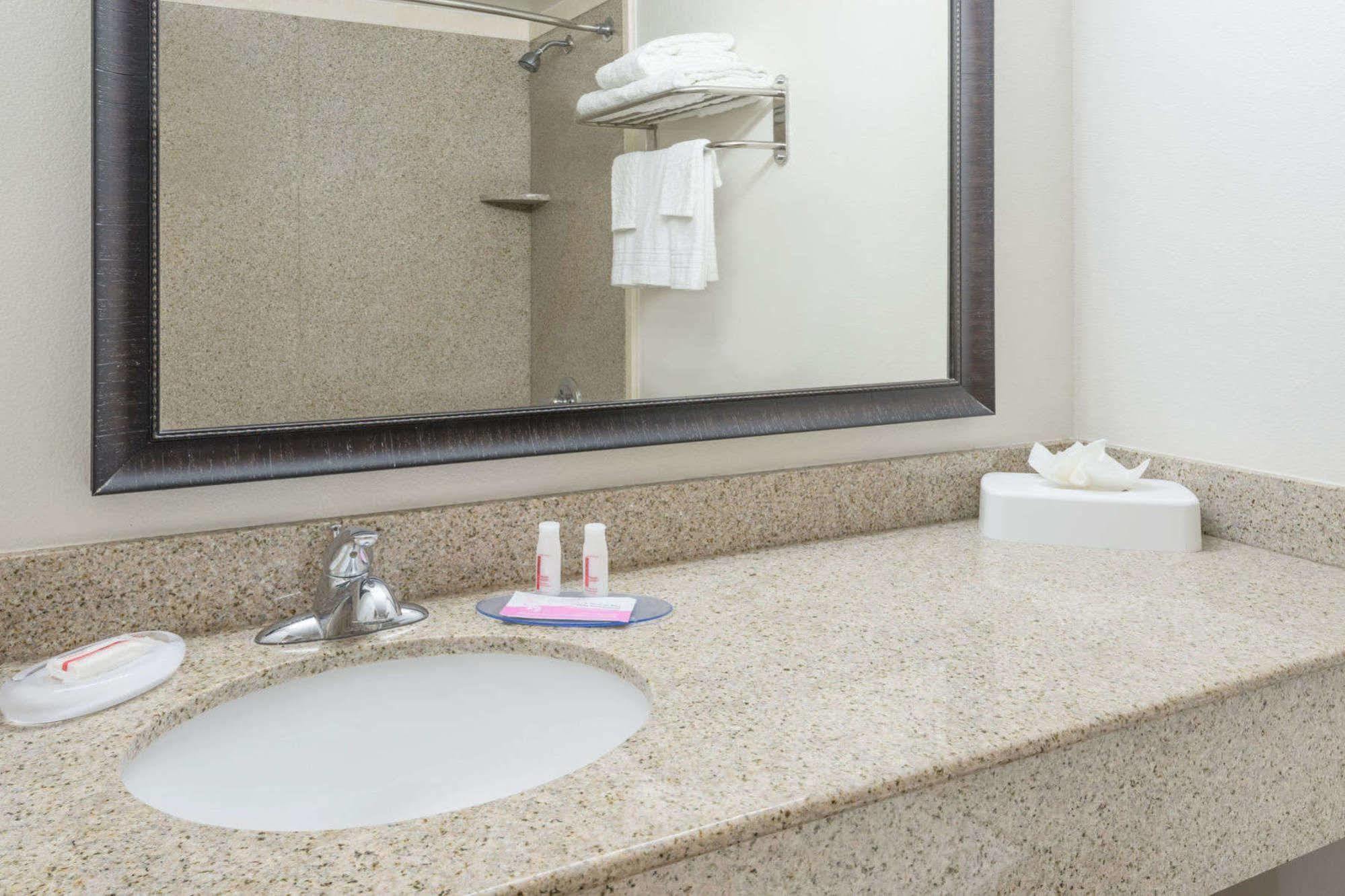 Extended Stay America Suites - Tulsa - Central Buitenkant foto